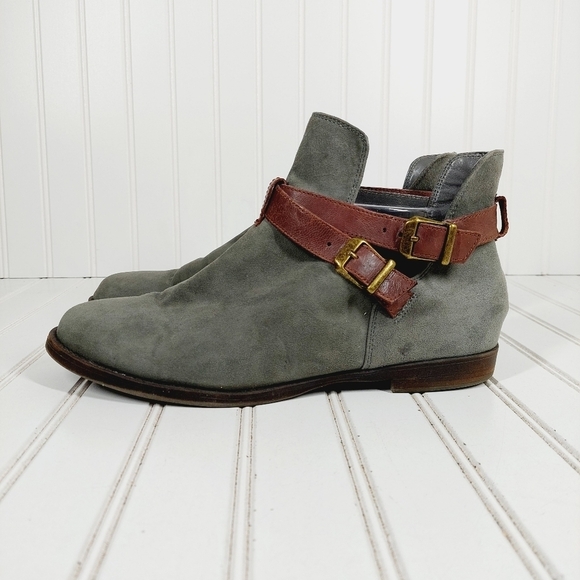 Bella Vita Women's Raine Grey Brown Buckle Straps Slip On Ankle Boots I702 - Picture 1 of 11